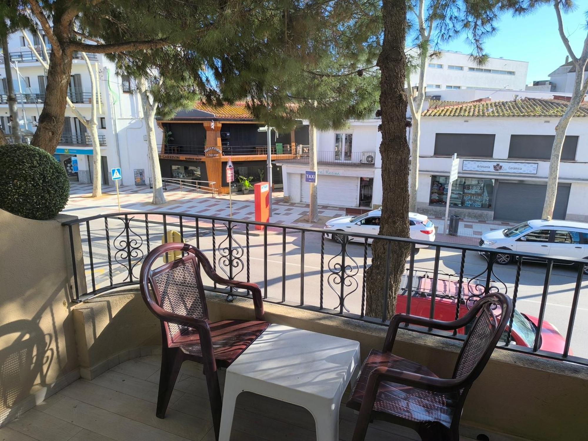 La Terrassa 3*
